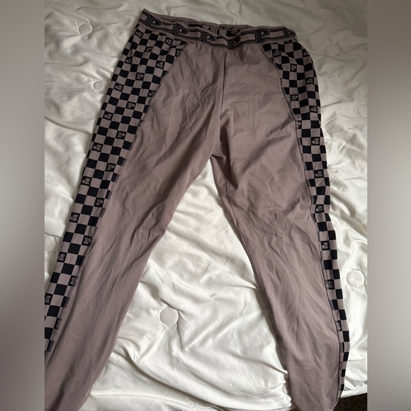 PINK Victoria's Secret Pants - PINK Victoria's Secret Checkered Leggings in brown and Black